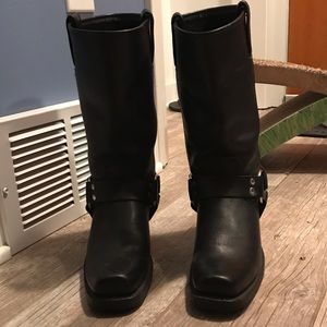 Women’s FRYE Harness 12R Black Boot size 7.5